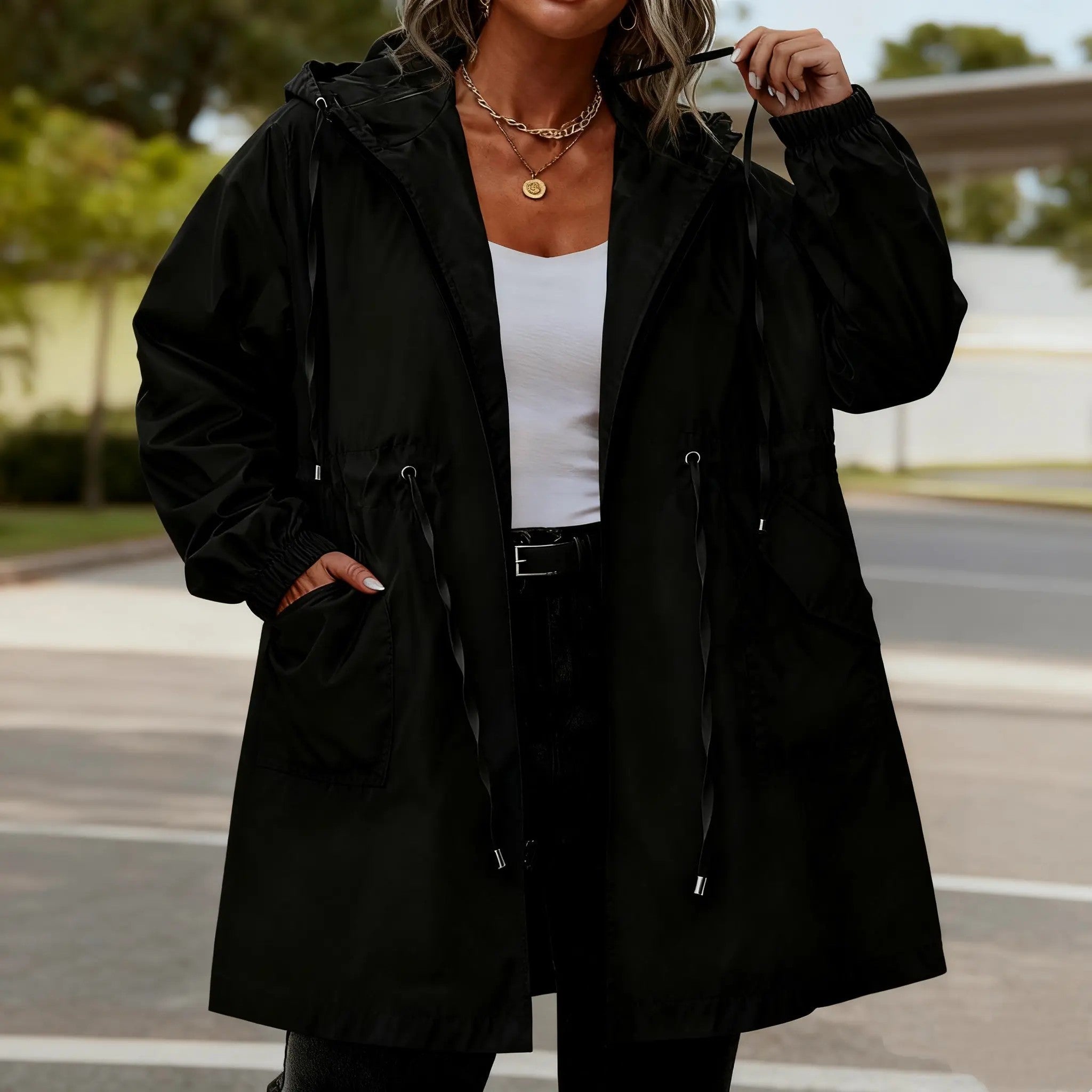 Women's Lightweight Synthetic Woven Coat image 2