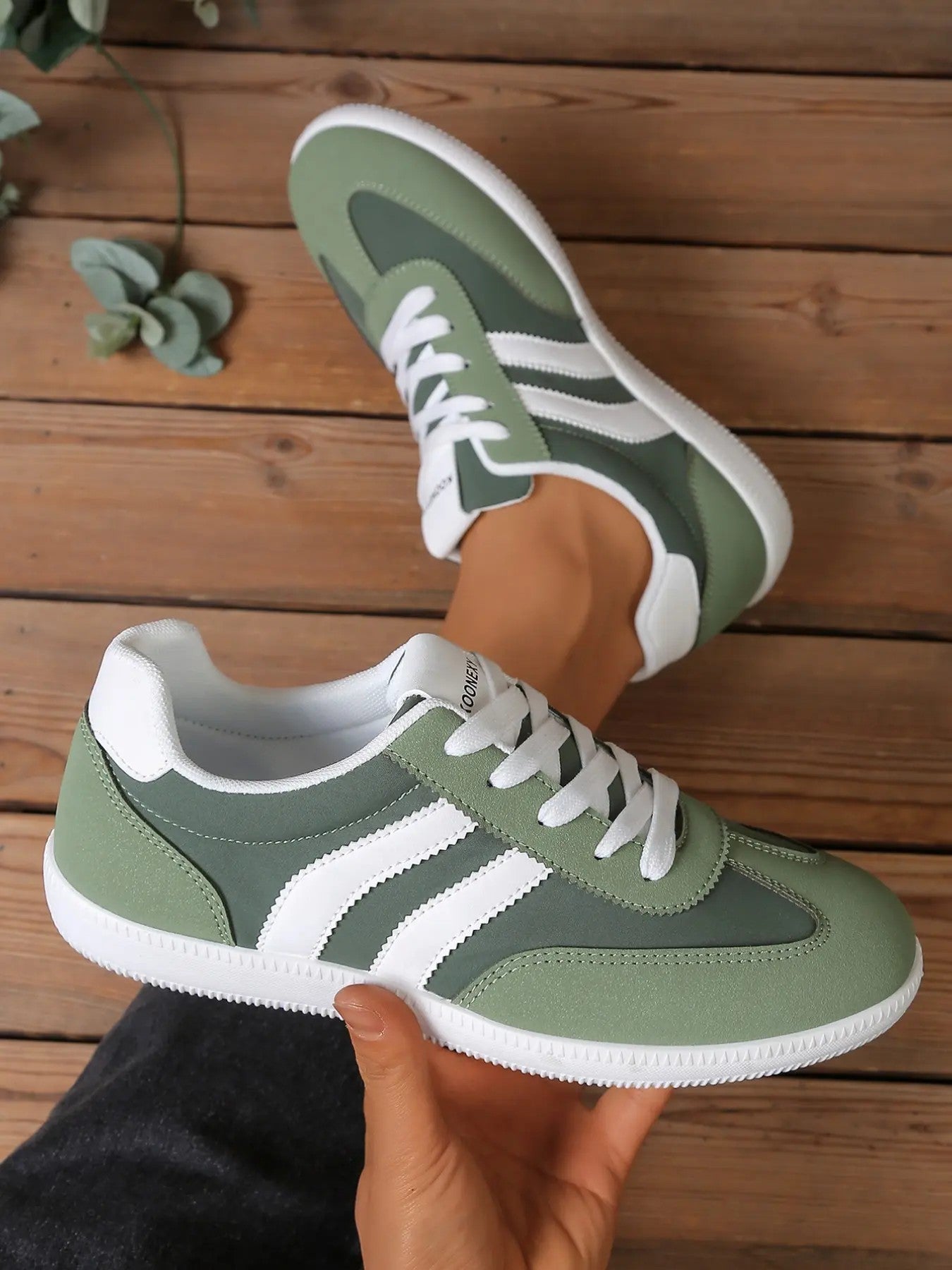 Men's Low-Cut PU Casual Shoes image 1